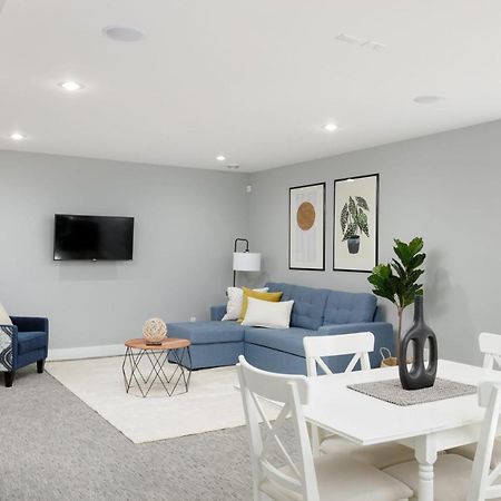 Bright New 1 Bedroom Private Secondary Basement Suite 北温哥华 外观 照片